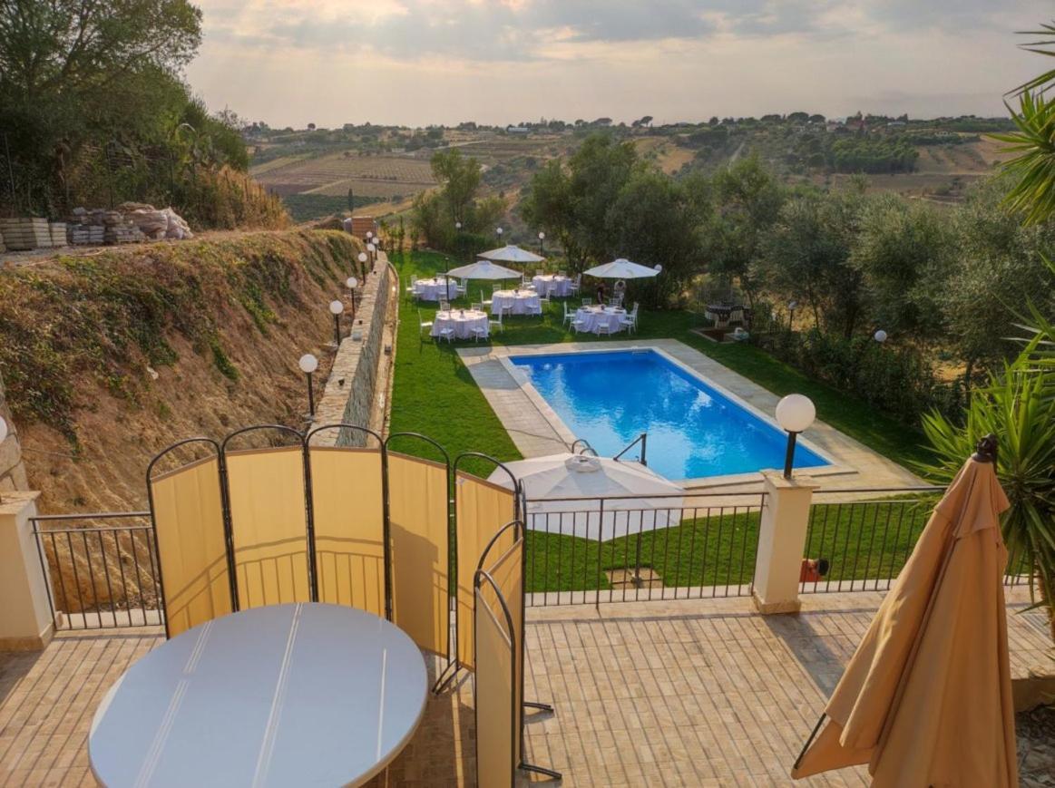 Villa Aurora Калтаджироне Екстериор снимка